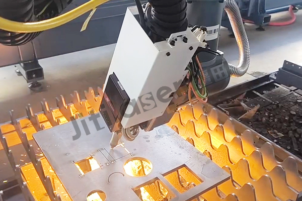 疆田型钢激光切割机切割平板坡口