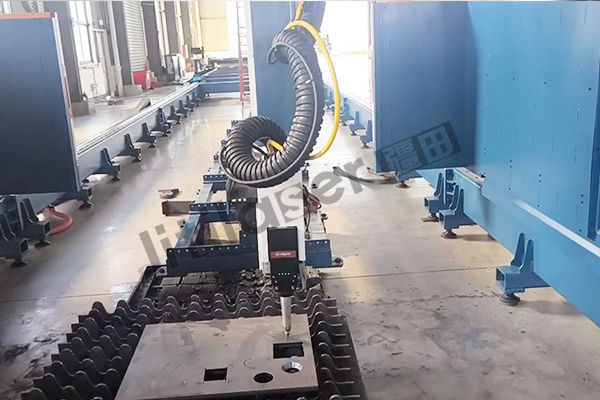 疆田型钢激光切割机加工中